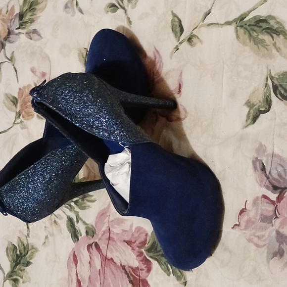 Ladies  shoes  heels royal blue brand kiss&tell size 81/2 - Picture 2 of 4